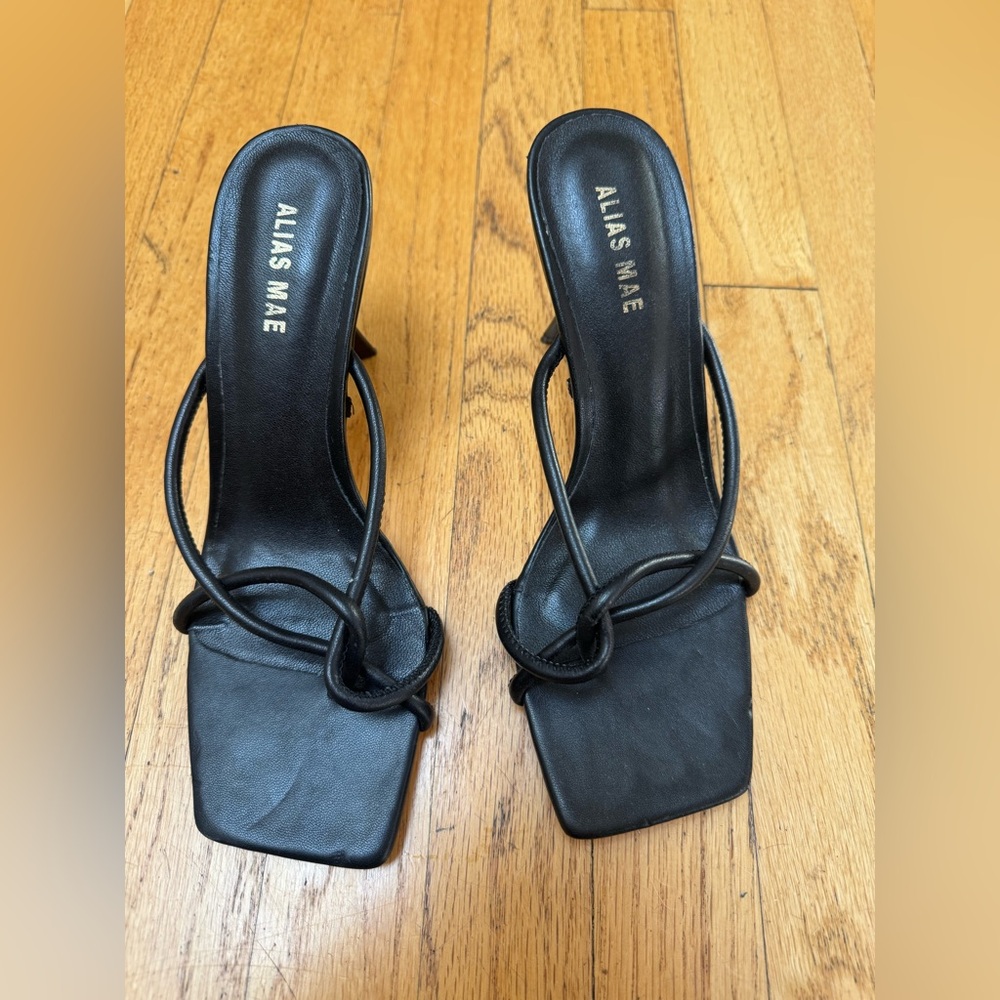 Alias Mae Black Leather Heeled Sandals